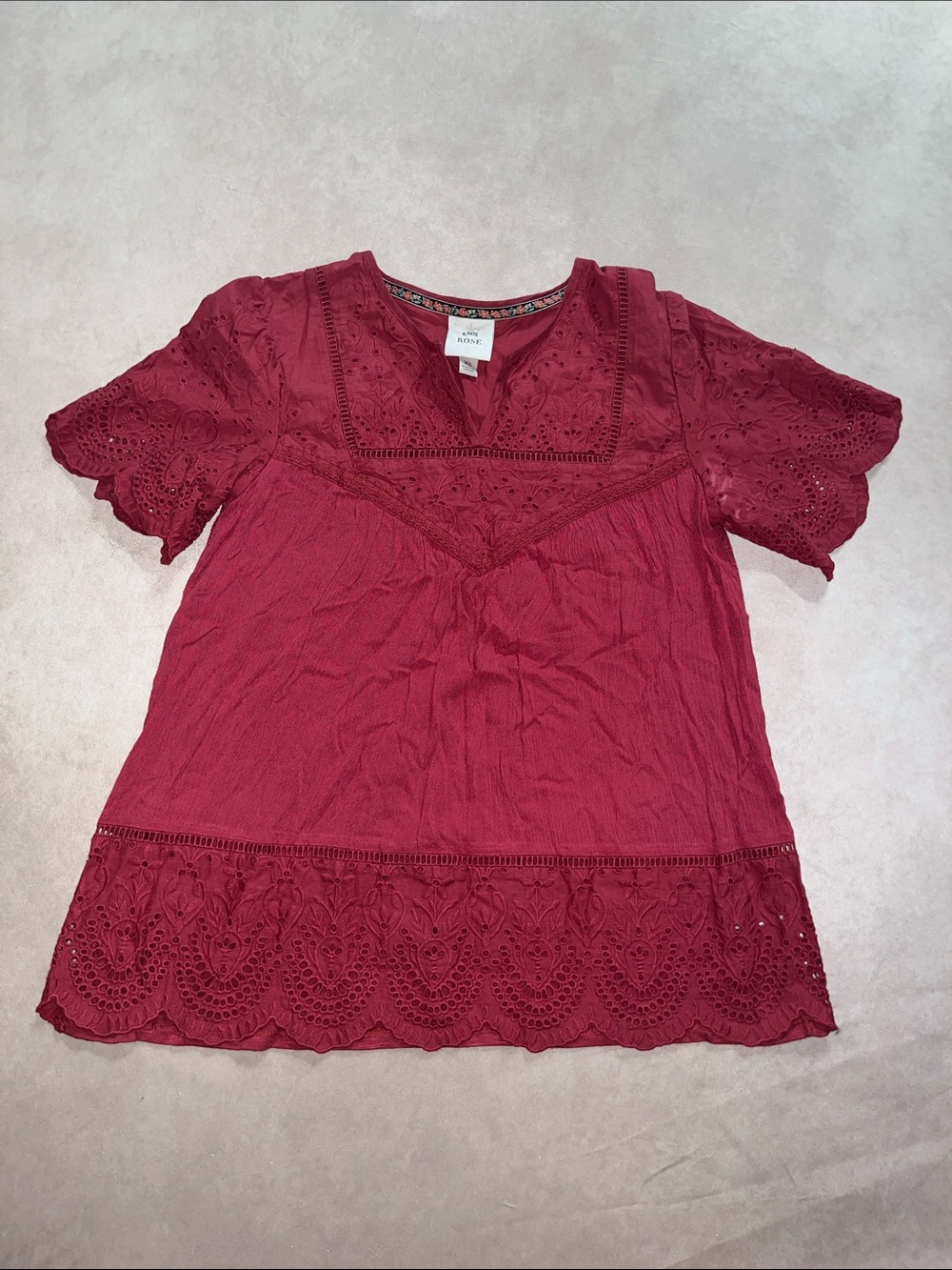 Women's Knox Rose Lace-Trim V-Neck Top - Wine